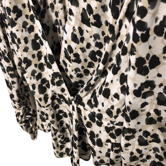 Cabi Leopard Print Wrap Top Sz S White Black Office Business Casual Classic - Picture 6 of 10